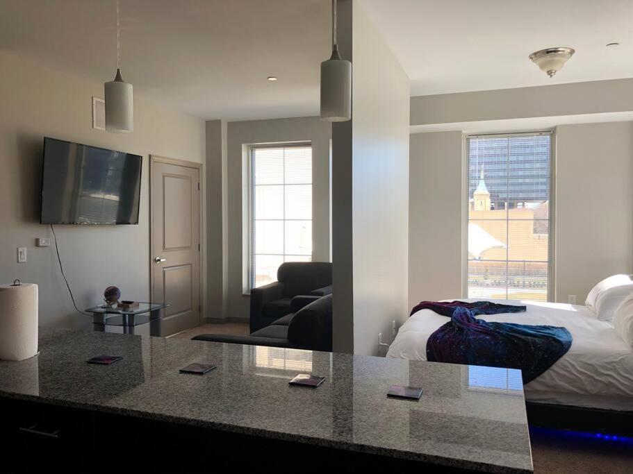 King Size Studio In Heart Of Downtown Columbus Exteriör bild